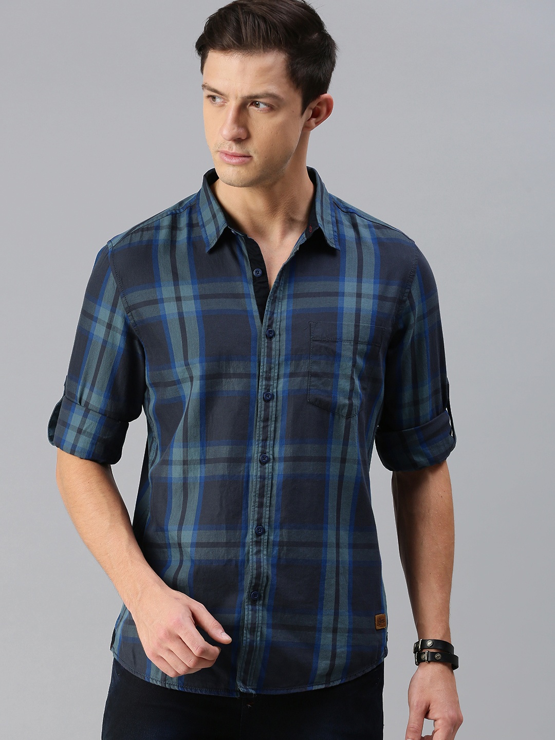 

Roadster Men Blue & Grey Checked Casual Shirt