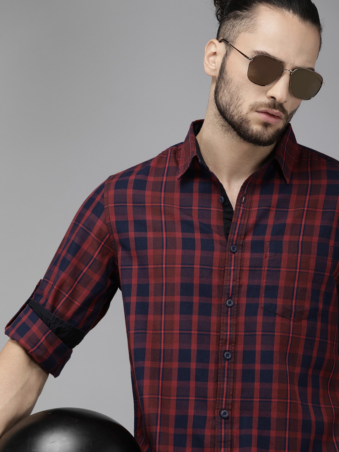

Roadster Men Red & Navy Blue Checked Casual Shirt