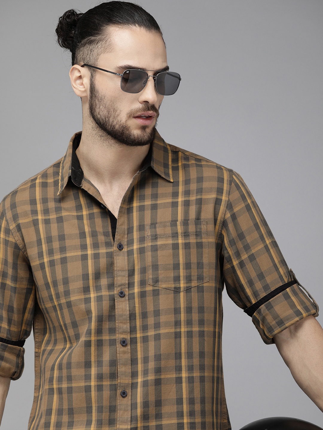 

Roadster Men Khaki & Navy Blue Checked Casual Shirt