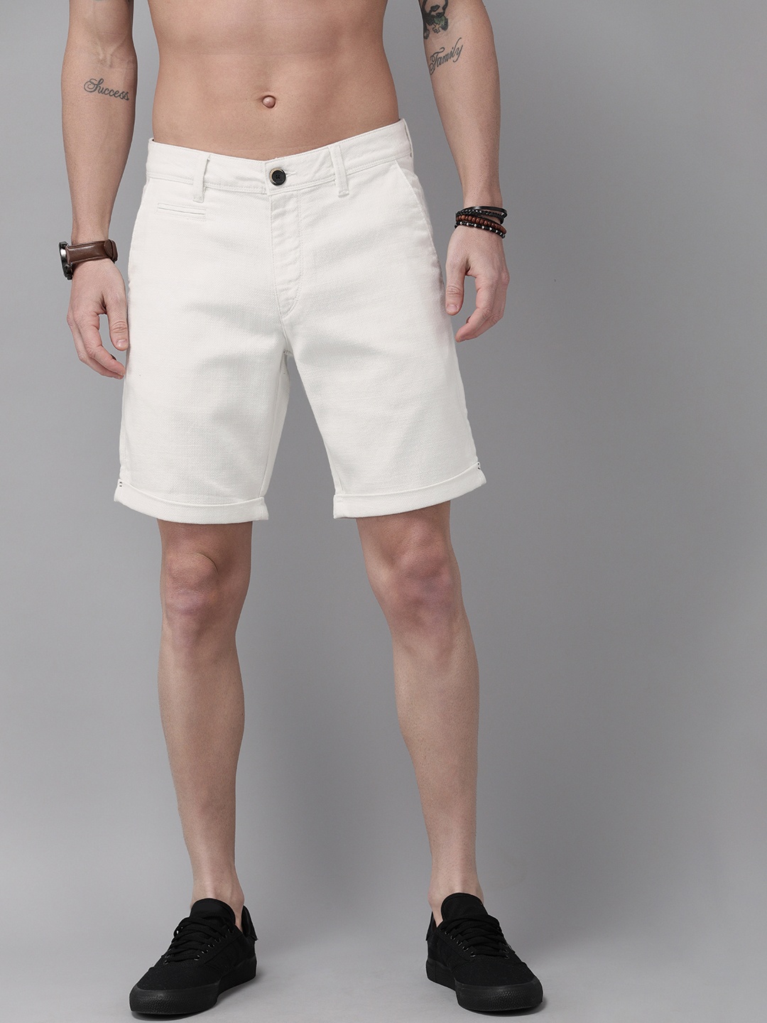 

Roadster Men White Self Design Regular Fit Regular Shorts