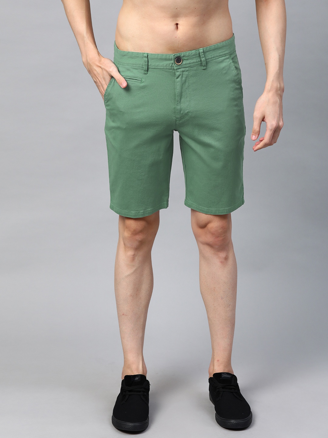 

Roadster Men Green Mid-Rise Regular Shorts