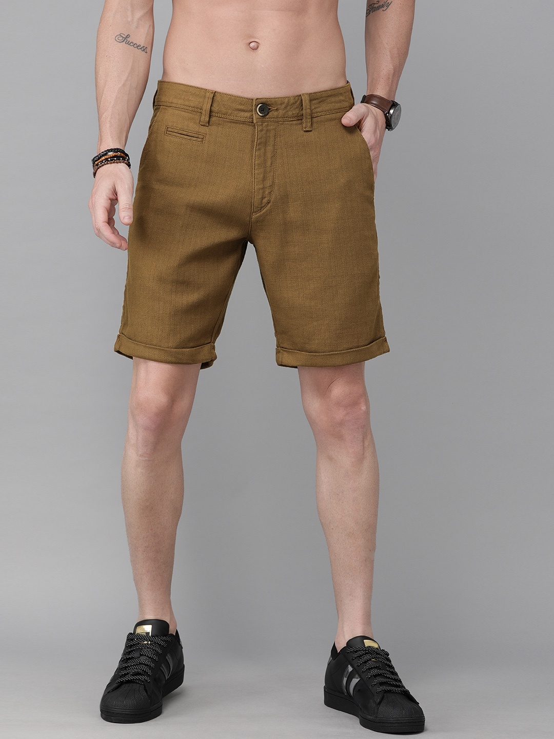 

Roadster Men Brown Solid Regular Fit Regular Shorts
