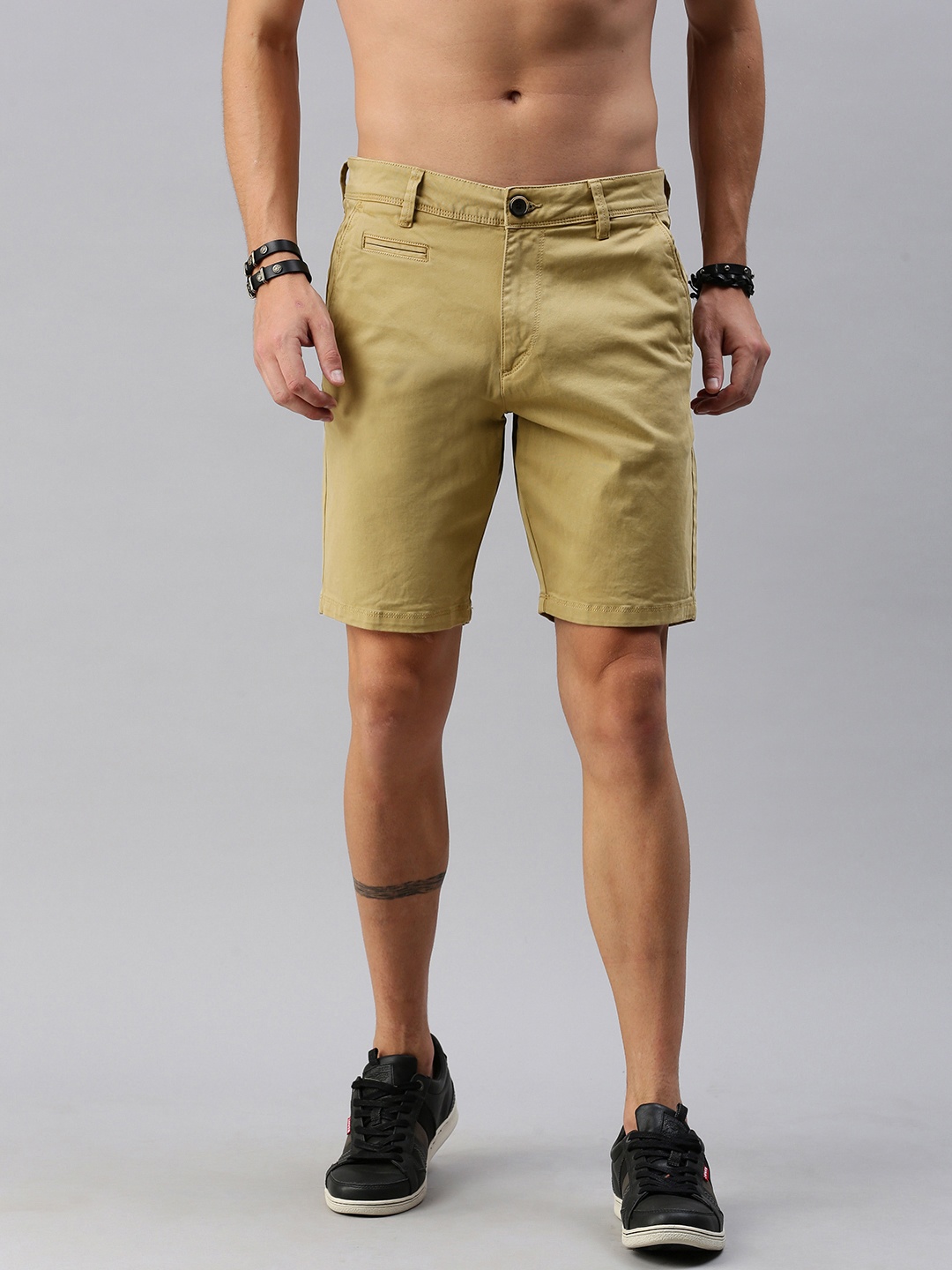 

Roadster Men Khaki Solid Regular Fit Regular Shorts