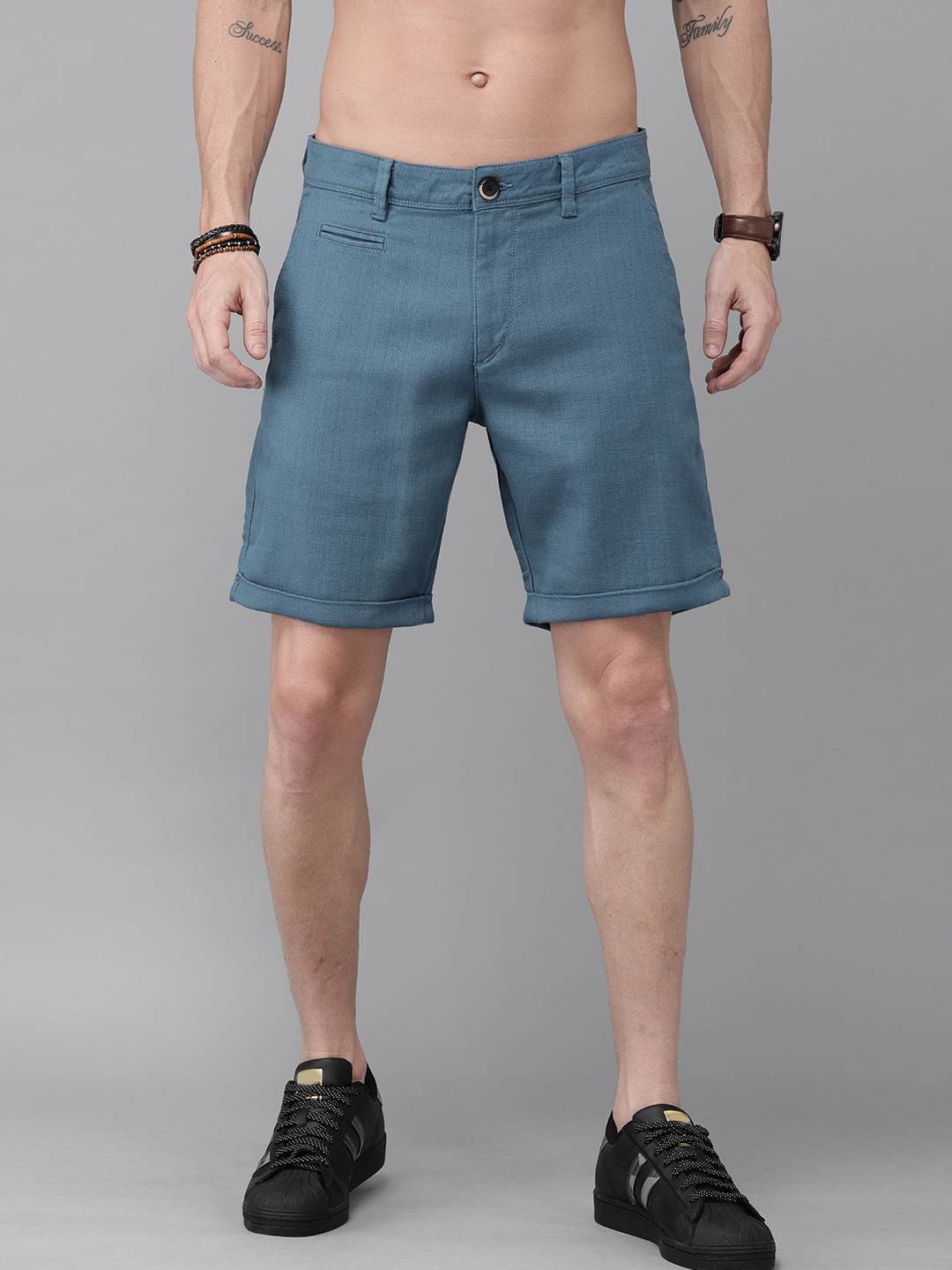

Roadster Men Blue Solid Regular Fit Regular Shorts