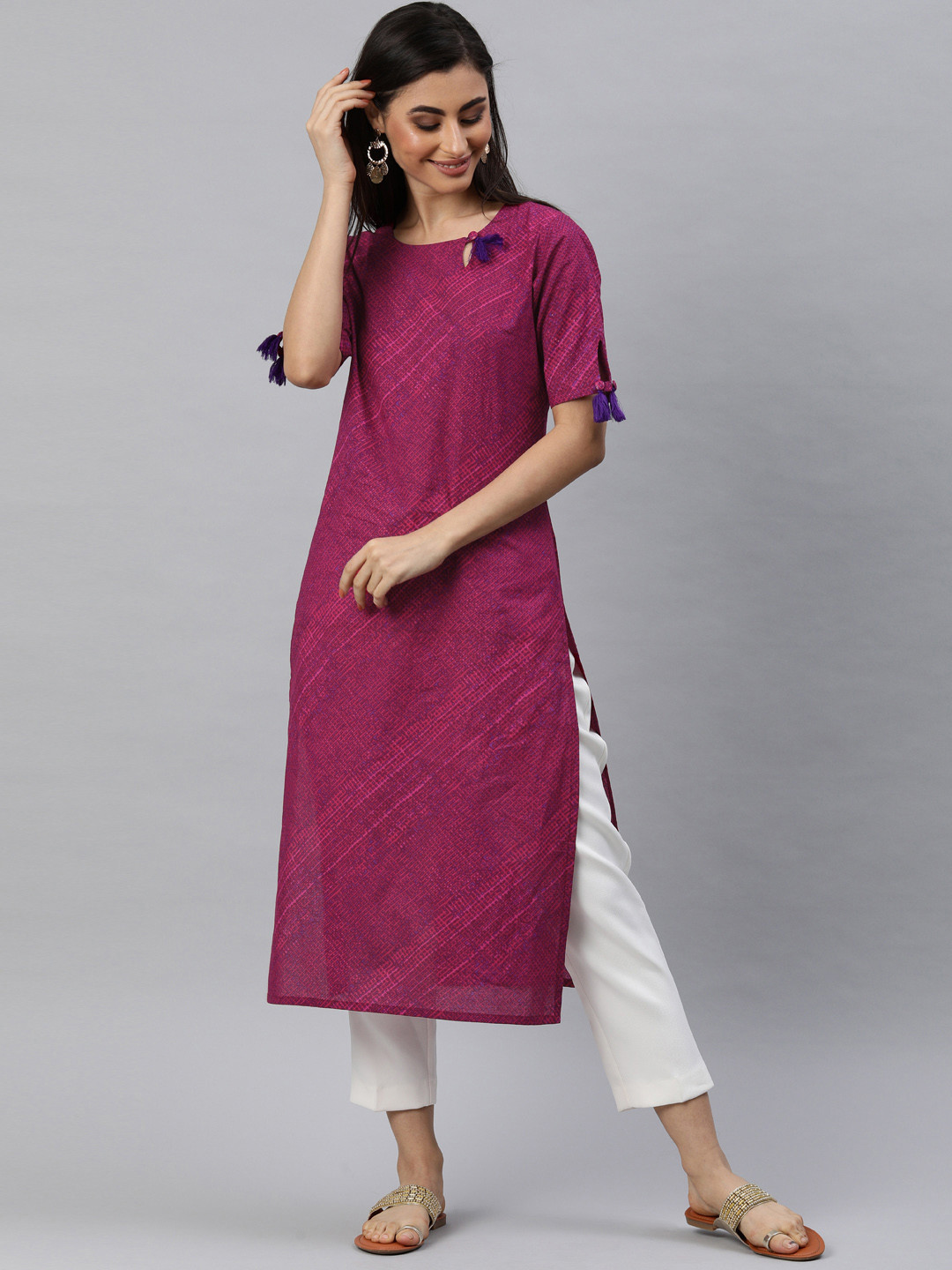

AHIKA Women Fuchsia Pink Printed Straight Kurta with Tasseled Deatiling