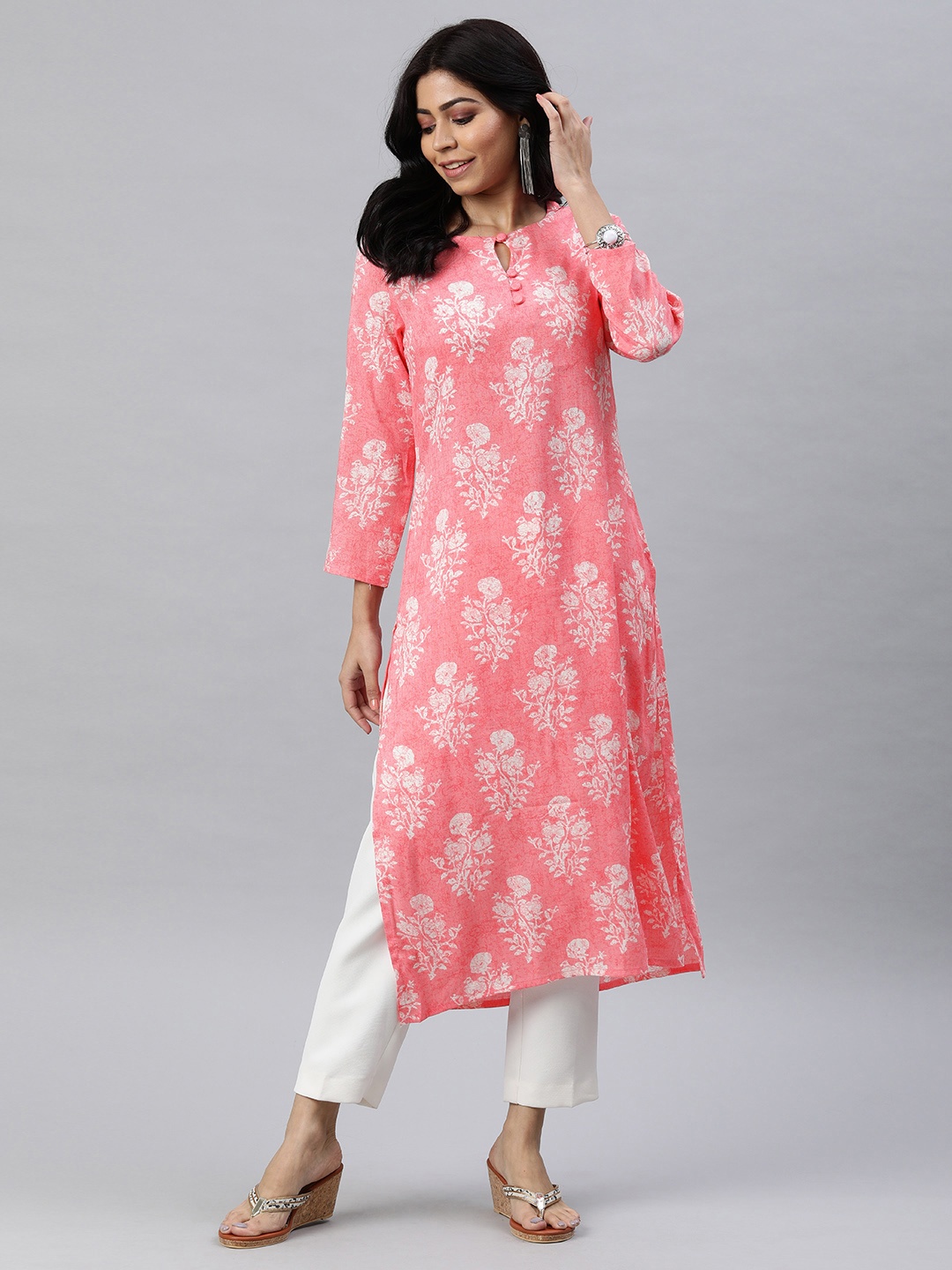 

AHIKA Women Pink & White Floral Printed Straight Kurta