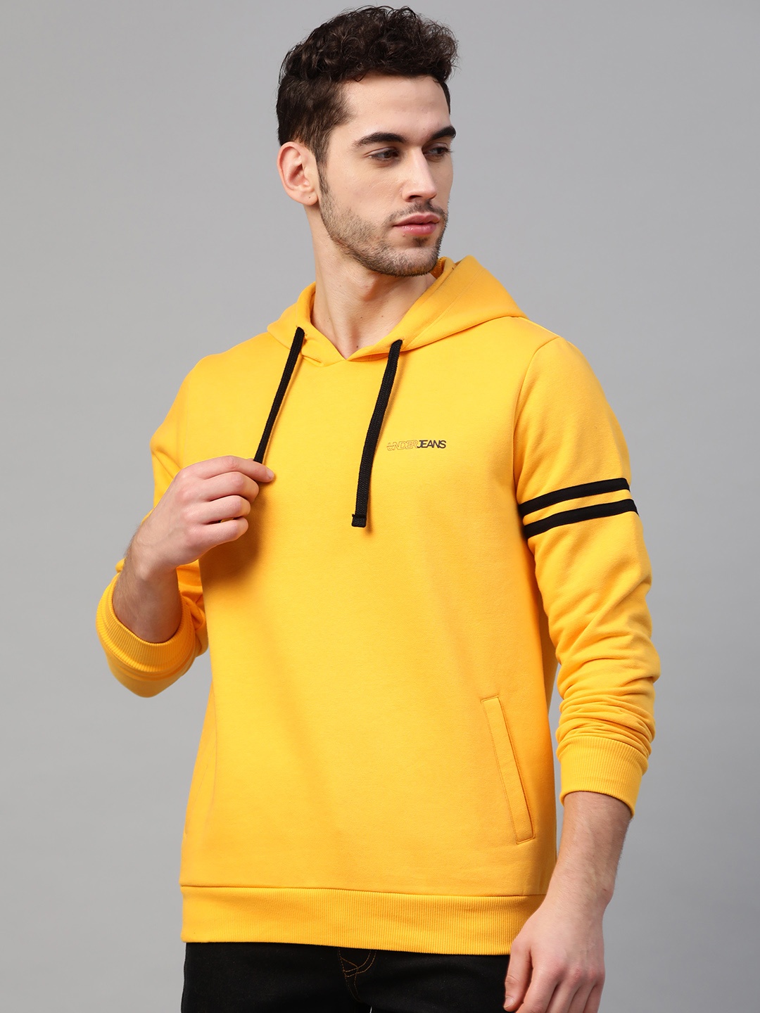 

UnderJeans by Spykar Men Mustard Yellow & Black Solid Hooded Sweatshirt