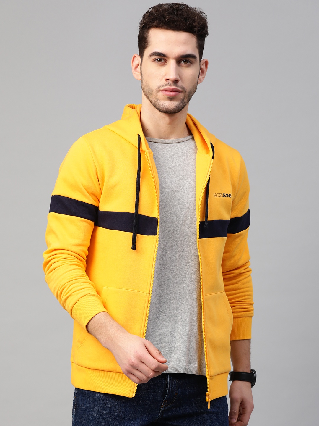 

UnderJeans by Spykar Men Mustard Yellow & Navy Blue Solid Hooded Sweatshirt
