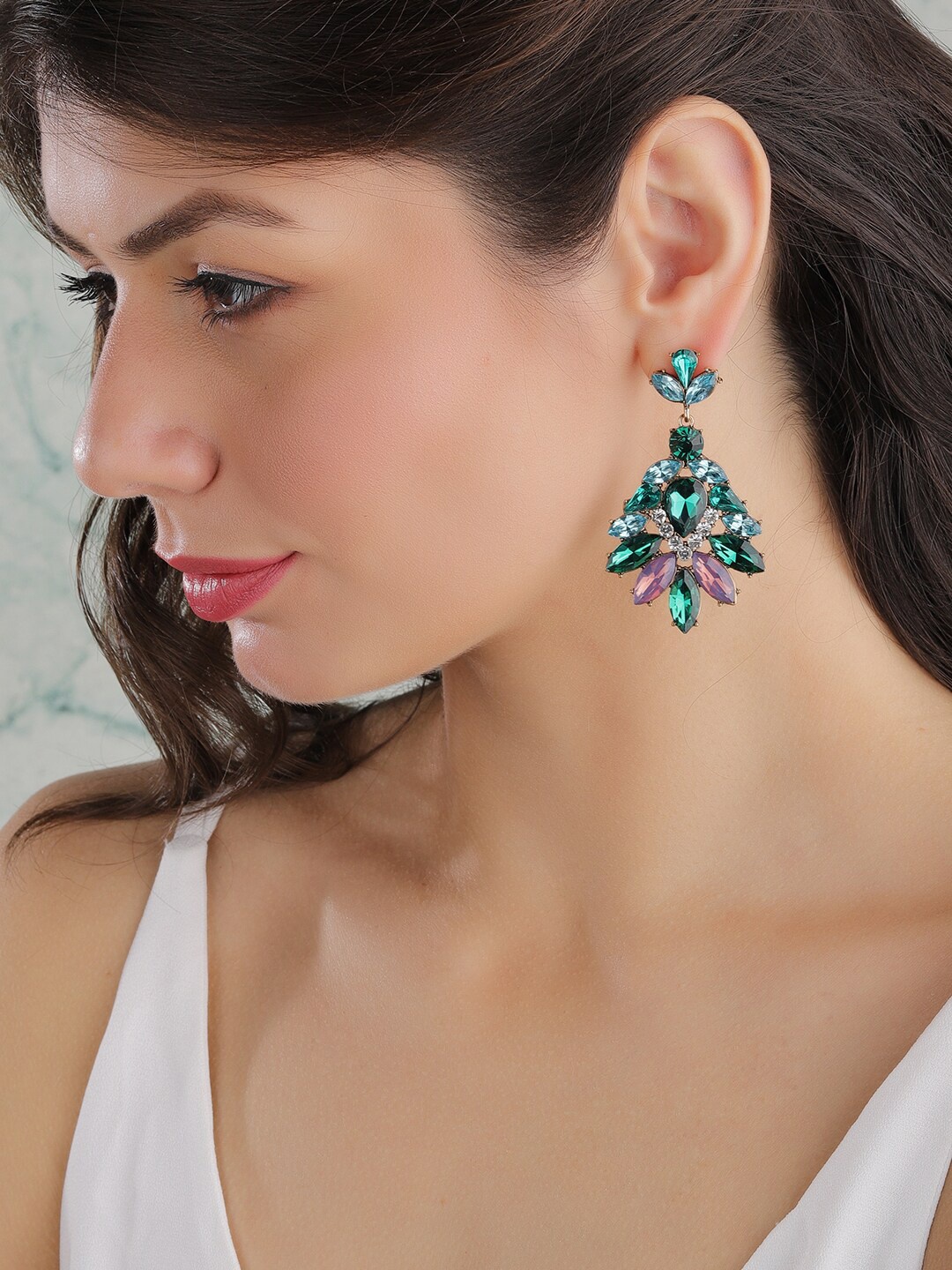 

TOKYO TALKIES X rubans FASHION ACCESSORIES Gold-Toned & Green Leaf Shaped Drop Earrings
