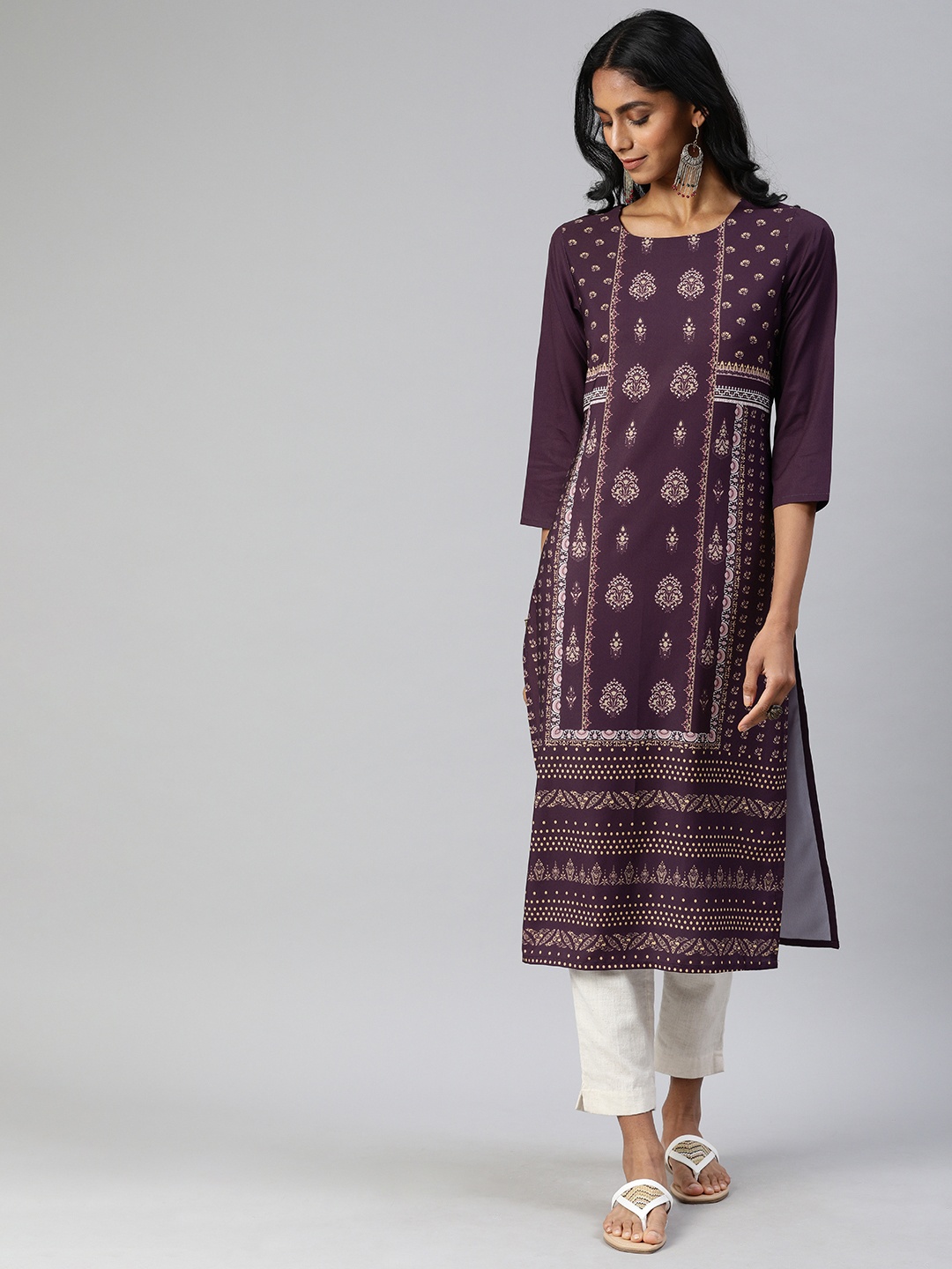 

AHIKA Women Purple & Off-White Printed Straight Kurta