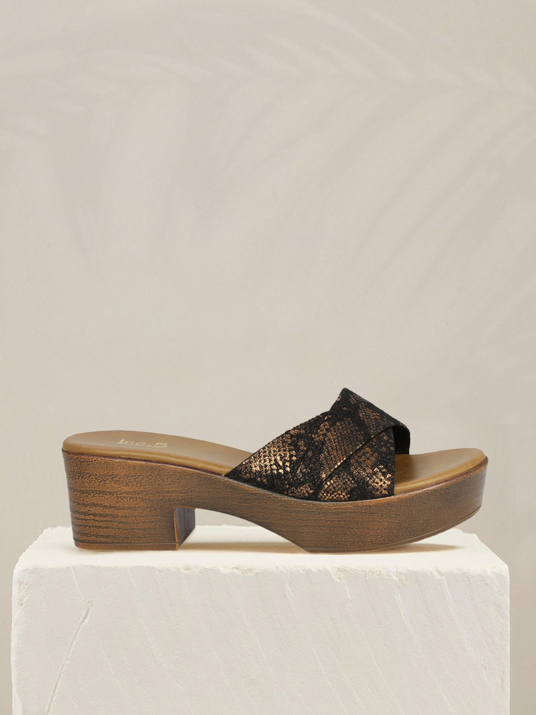 

Inc 5 Women Gold-Toned & Black Textured Heels