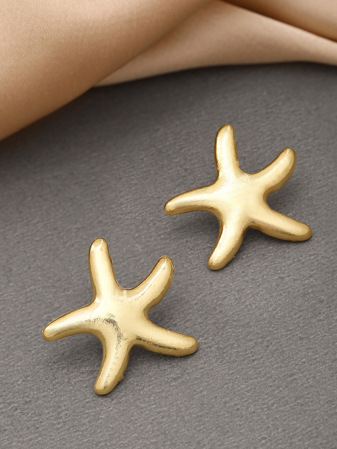 

TOKYO TALKIES X rubans FASHION ACCESSORIES Gold-Plated Handcrafted Star Shaped Studs