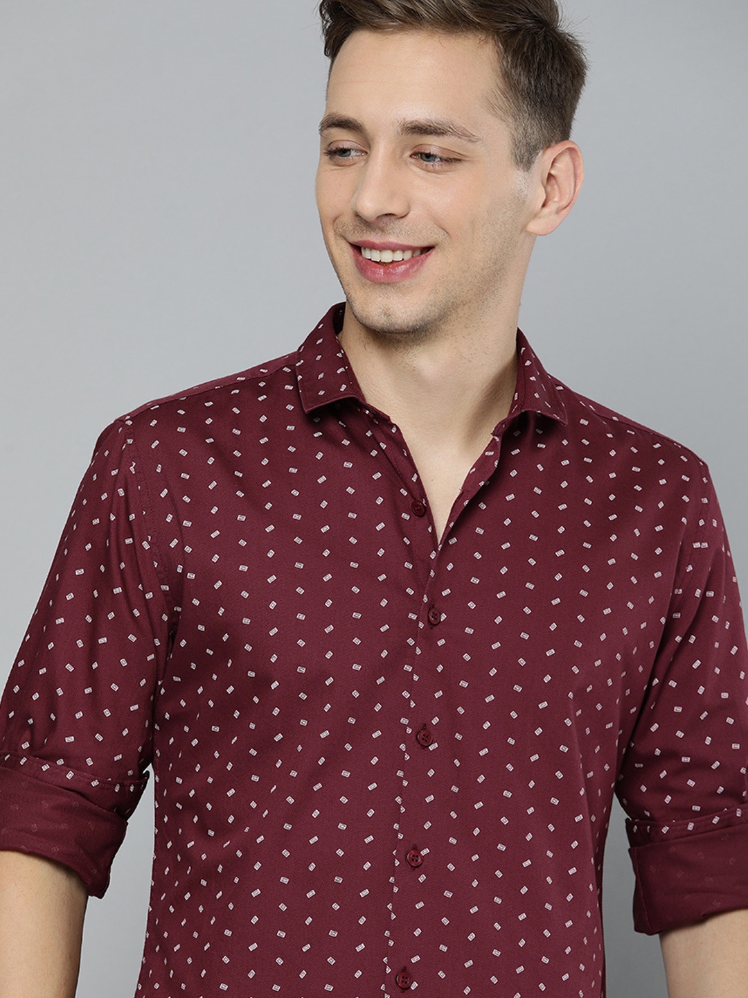 

Mast & Harbour Men Maroon & White Slim Fit Printed Casual Shirt