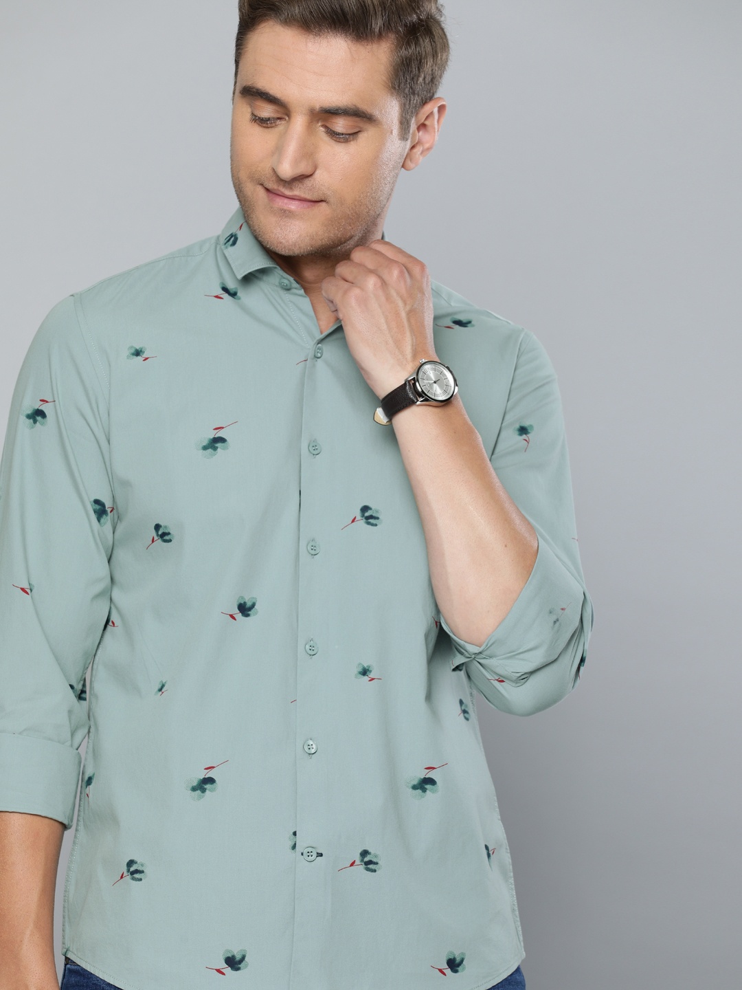 

Mast & Harbour Men Sage Green Regular Fit Printed Casual Shirt