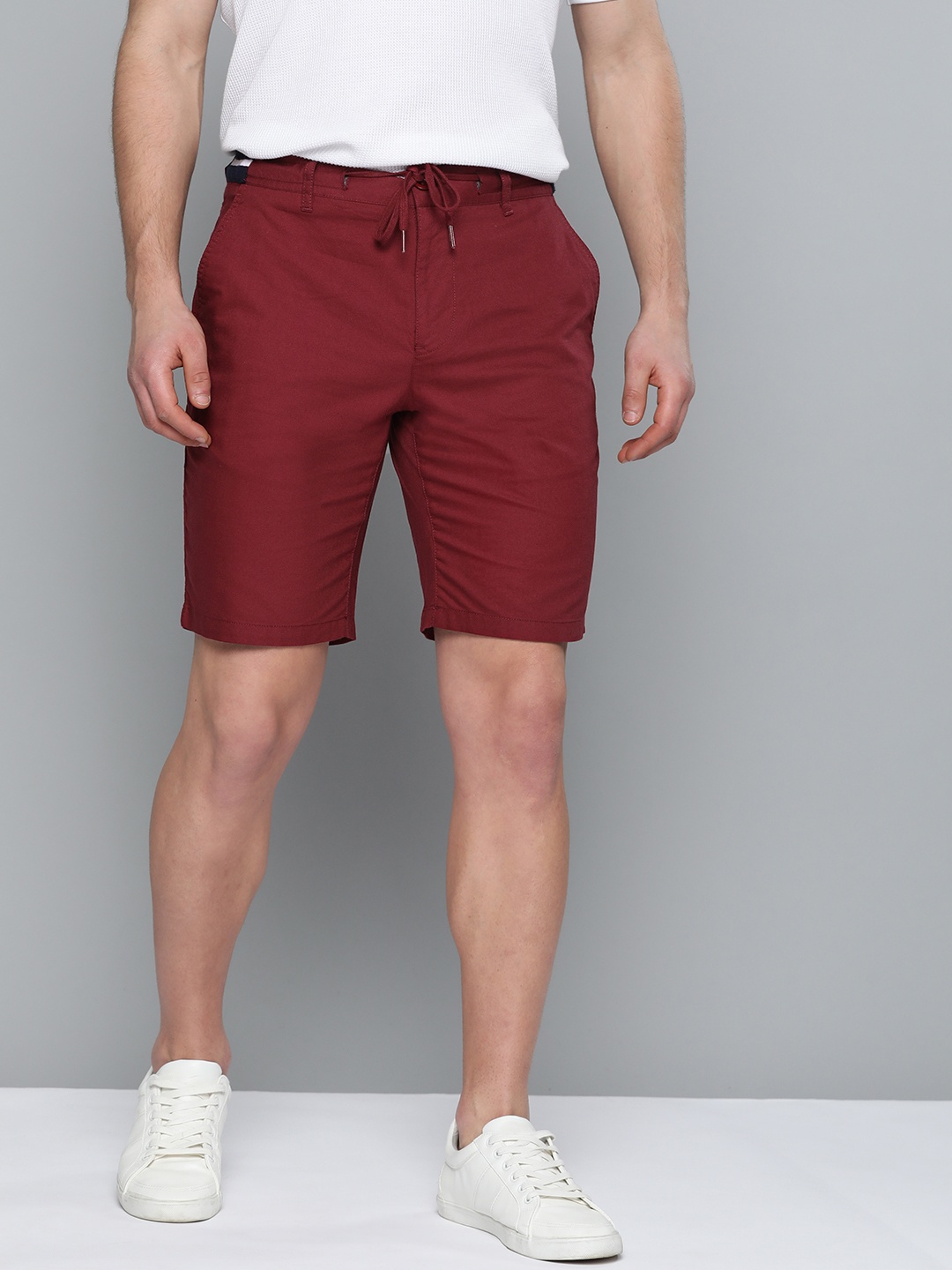 

Mast & Harbour Men Maroon Solid Pure Cotton Regular Fit Shorts