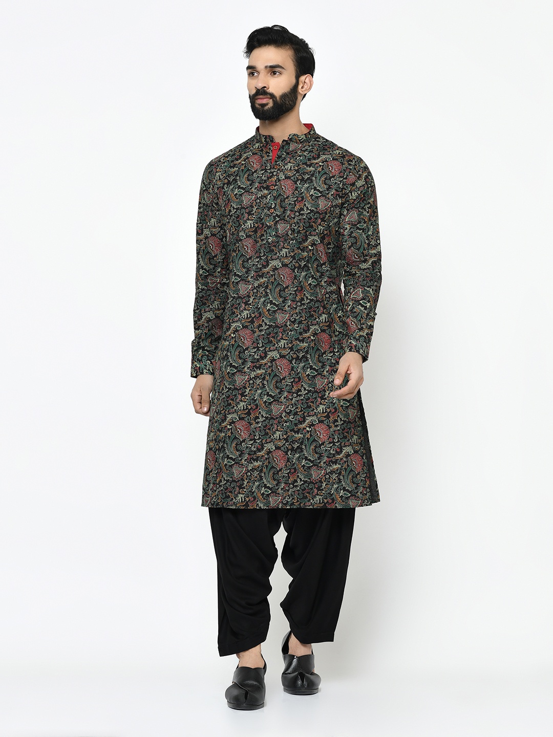

KISAH Men Black & Red Printed Kurta with Pyjamas