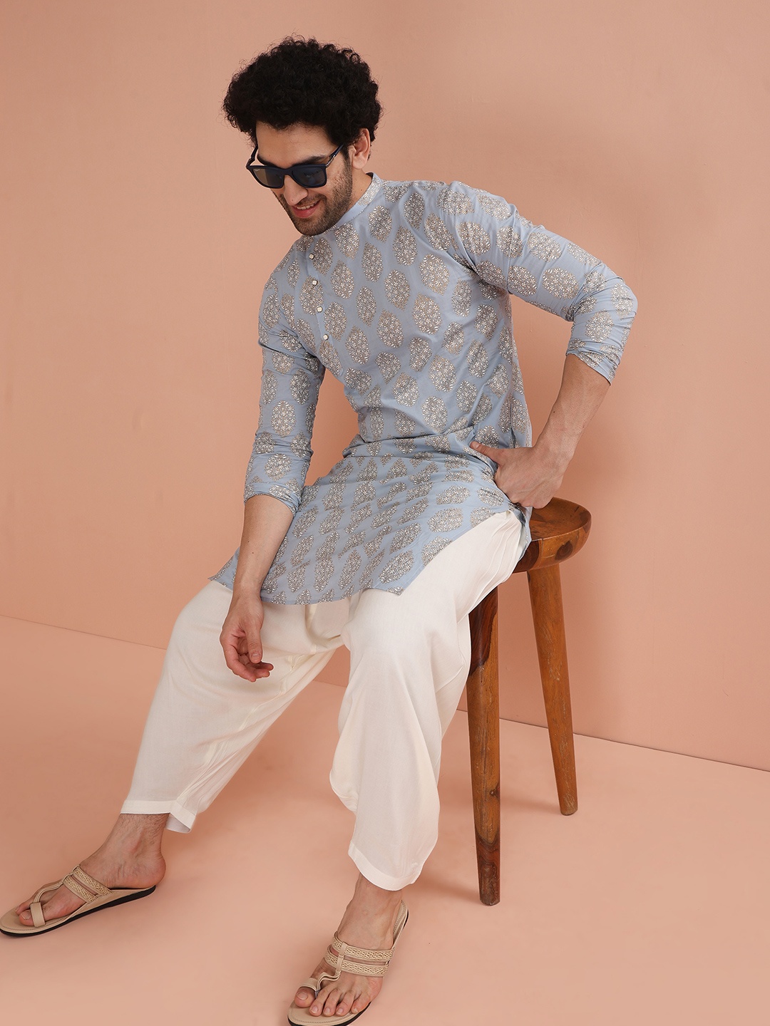 

KISAH Men Printed Regular Fit Ethnic Motifs Kurta Patiyala Set, Turquoise blue