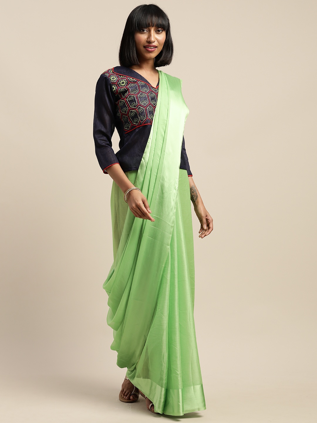

SHAVYA Green Solid Pure Chiffon Saree