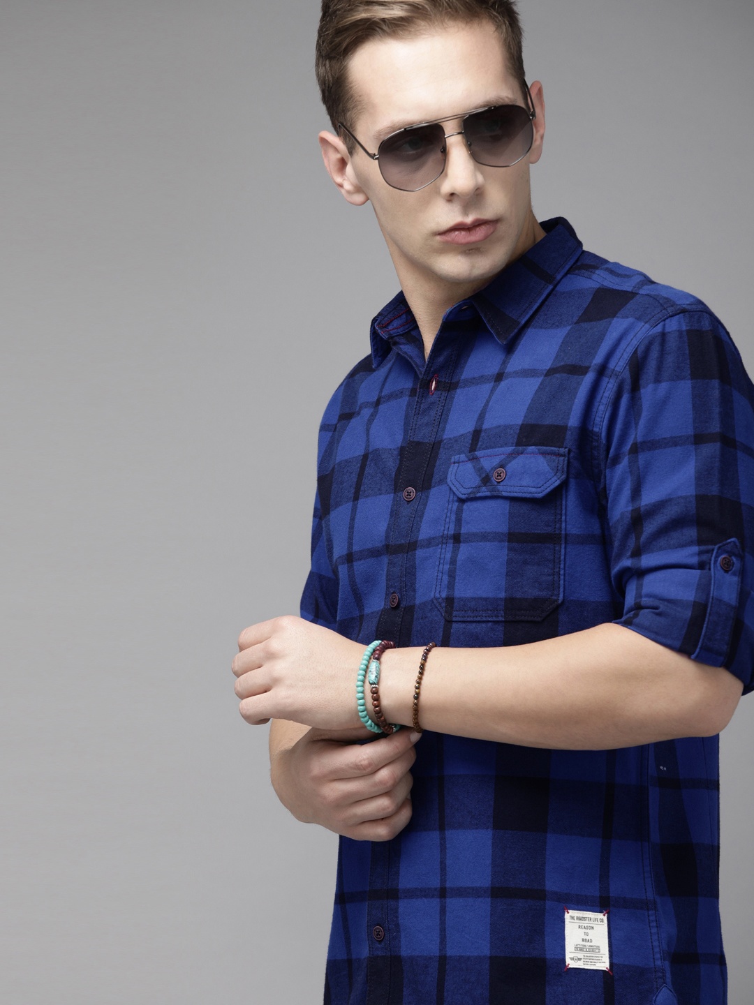 

Roadster Men Navy Blue Regular Fit Checked Casual Shirt