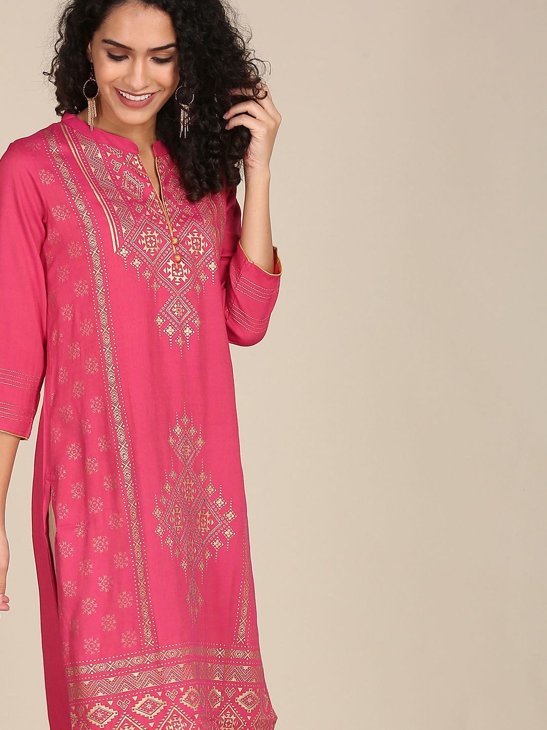 

Karigari Women Pink Foil Print Straight Kurta