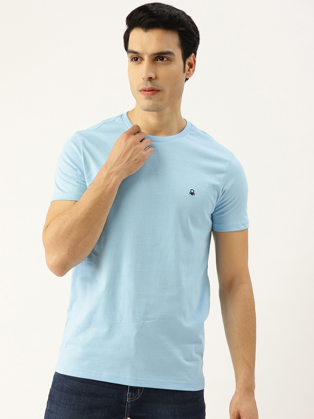 

United Colors of Benetton Men Blue Solid Round Neck T-shirt