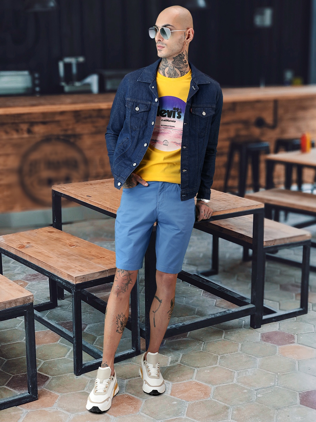 

United Colors of Benetton Men Blue Twill Weave Solid Slim Fit Chino Shorts