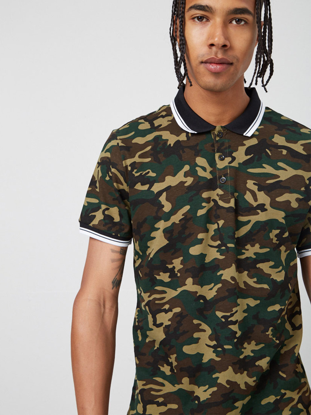 

FOREVER 21 Men Olive Black Camouflage Cotton Printed Pure Cotton T-shirt