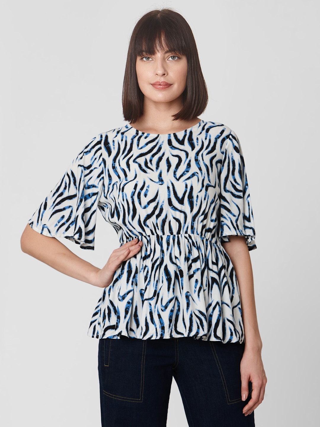 

Vero Moda Women White & Blue Printed Cinched Waist Top
