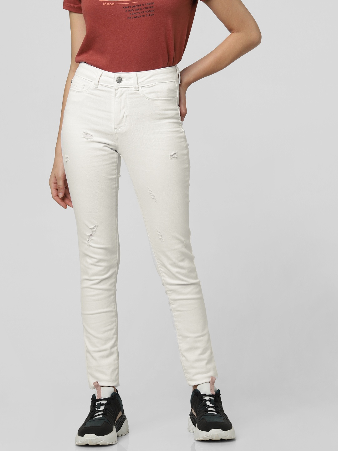 

Vero Moda Women White Skinny Fit Mid-Rise Low Distress Stretchable Jeans
