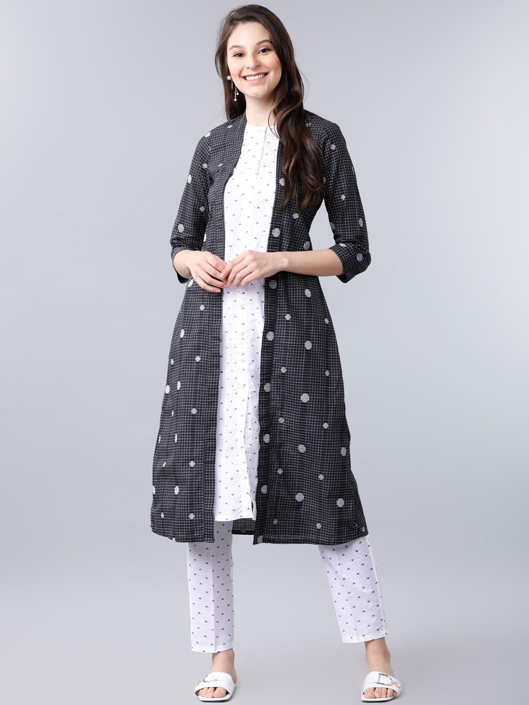 

Vishudh Women Black & White Printed Kurta with Trousers