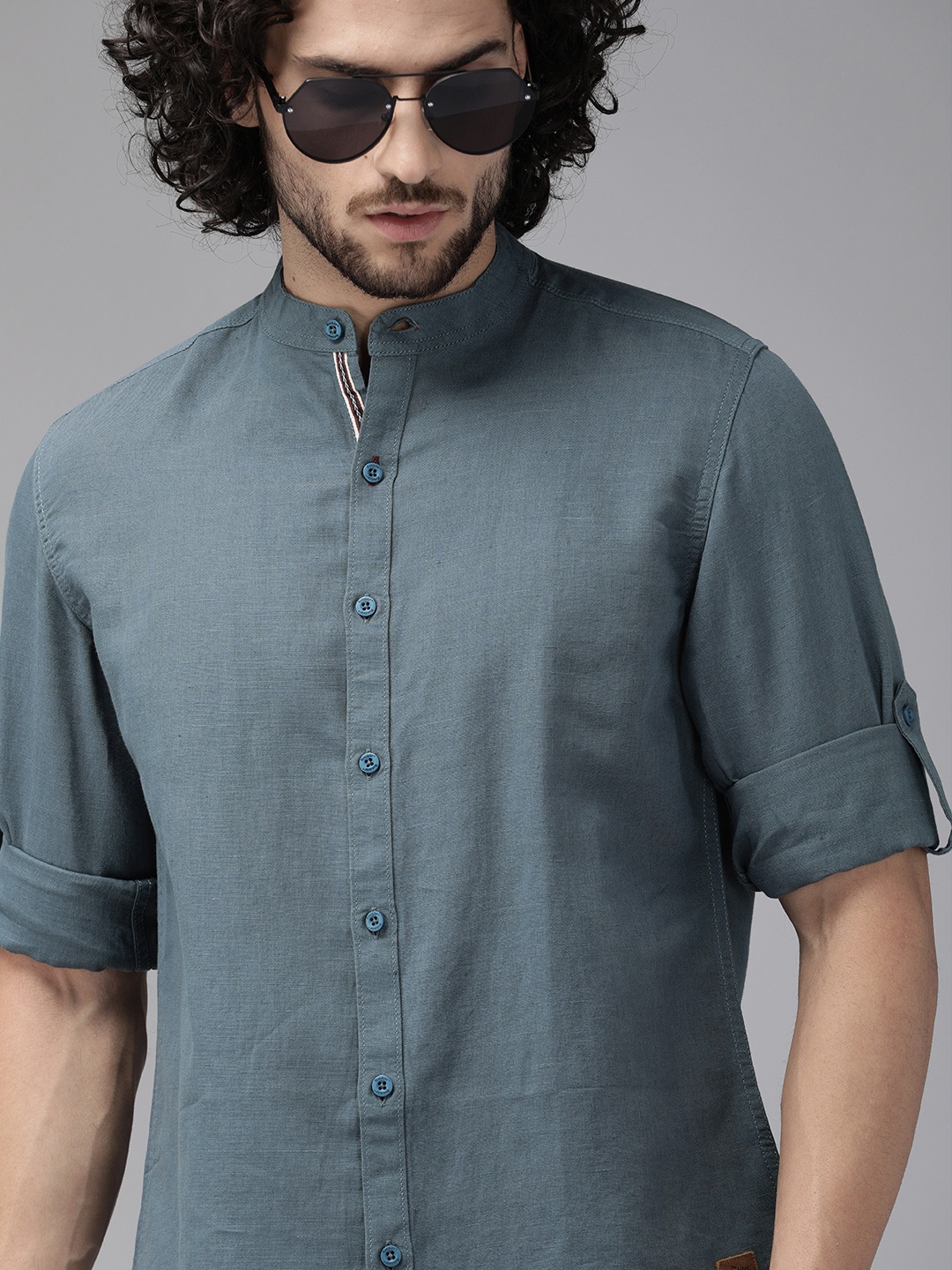 

Roadster Men Grey Regular Fit Solid Casual Shirt