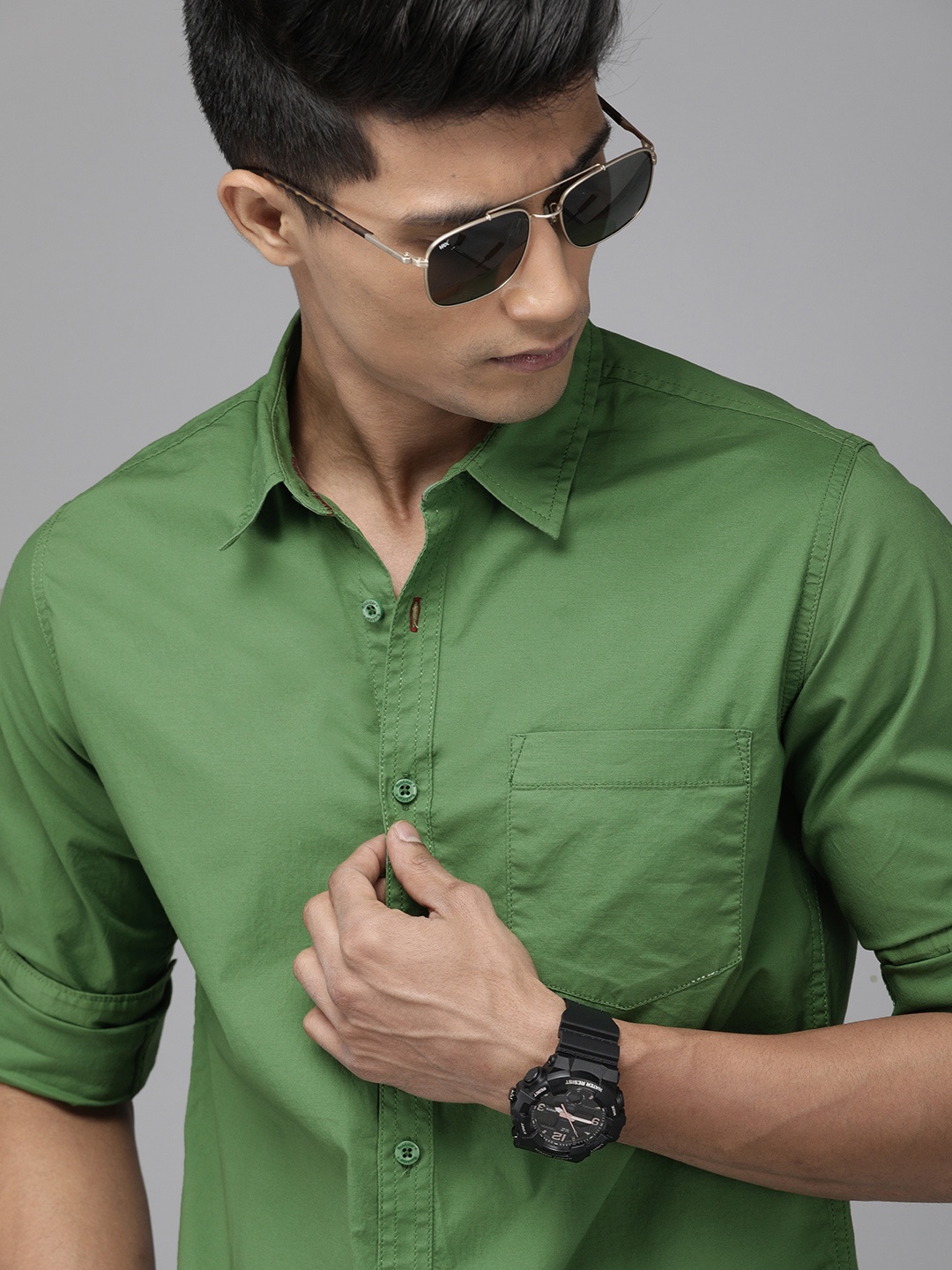 

Roadster Men Green Slim Fit Solid Casual Stretch Shirt
