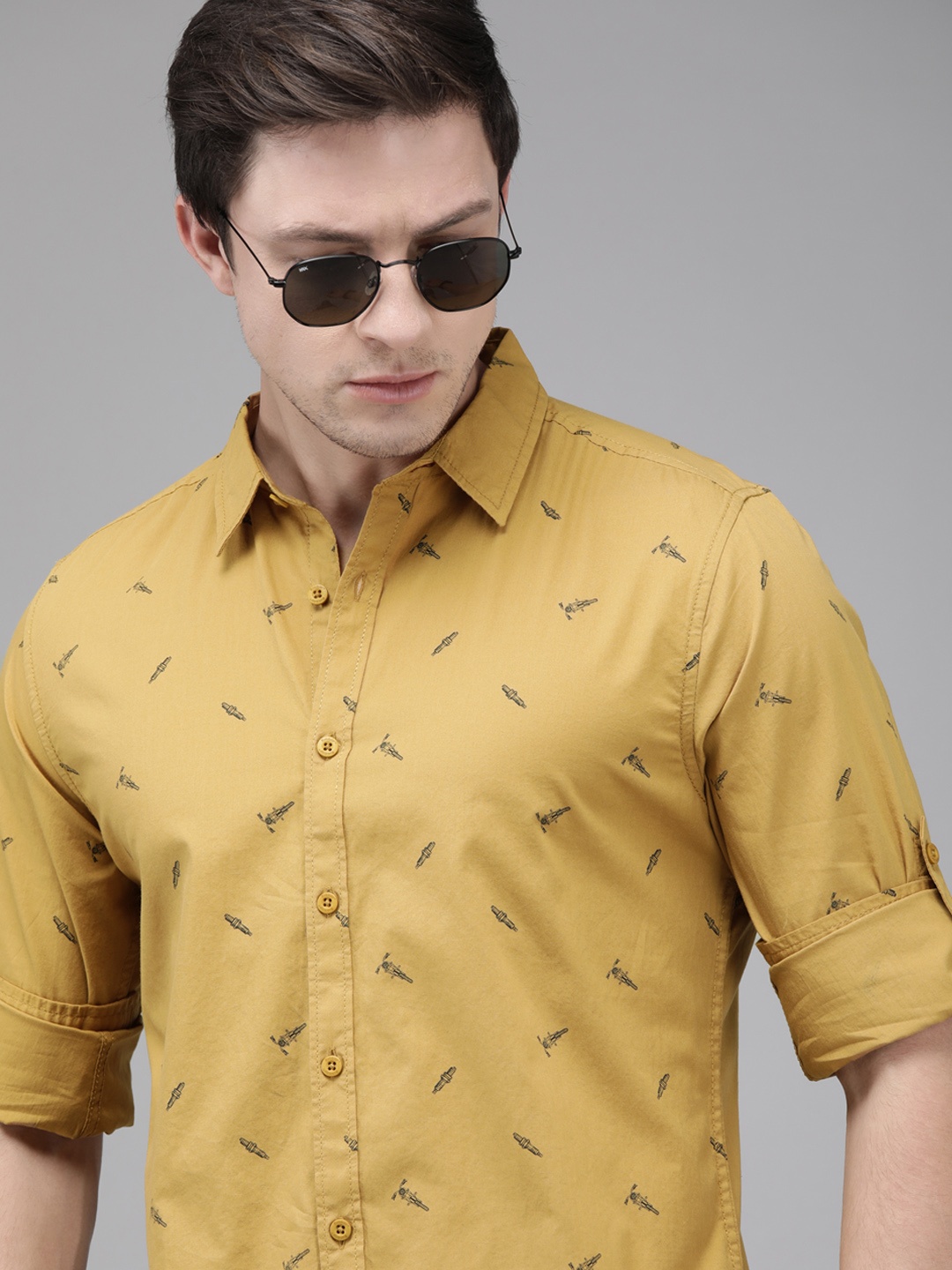 

Roadster Men Mustard Yellow Regular Fit Printed Casual Shirt