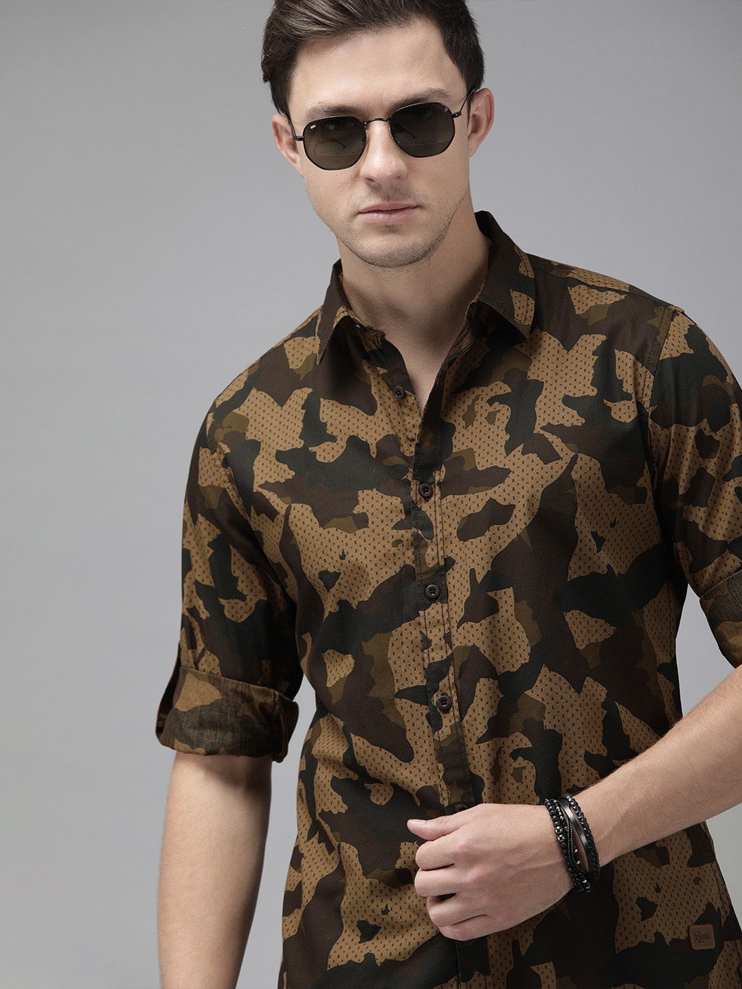 

Roadster Men Brown Regular Fit Camouflage Printed Casual Shirt