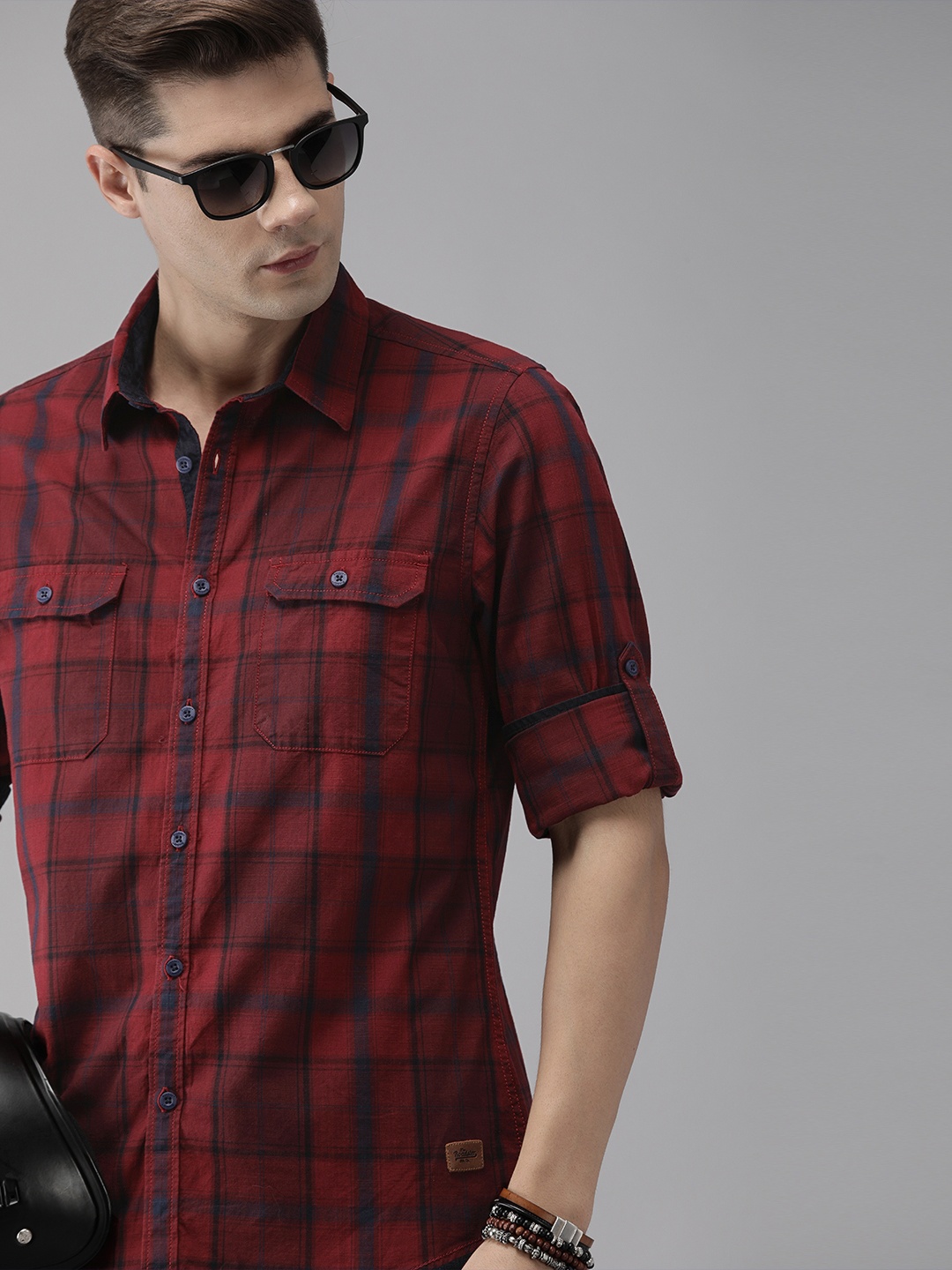 

Roadster Men Rust Red & Navy Blue Checked Pure Cotton Casual Shirt