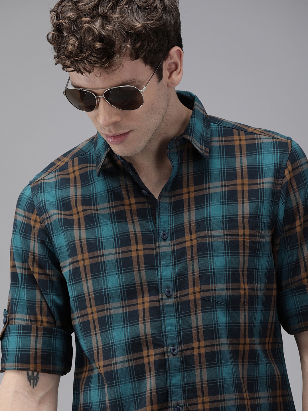 

Roadster Men Navy Blue & Green Slim Fit Checked Sustainable Casual Shirt