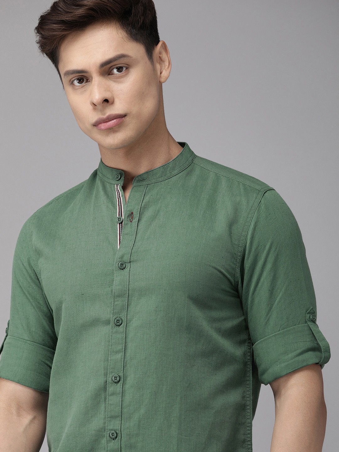 

Roadster Men Olive Green Regular Fit Solid Casual Shirt