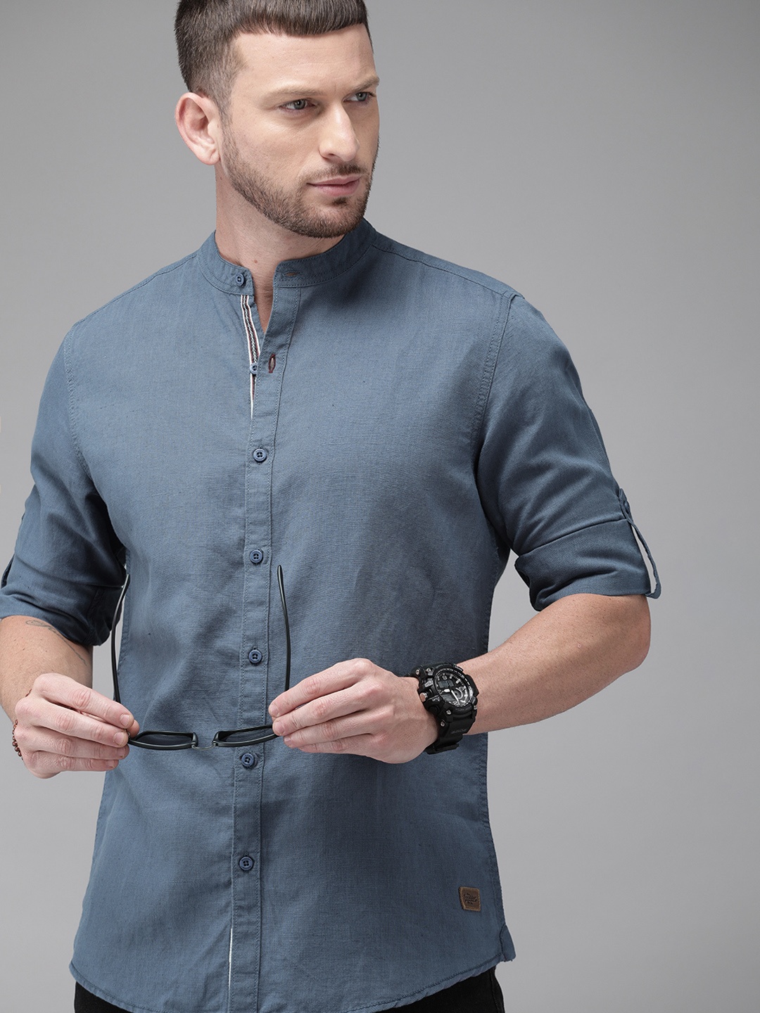 

Roadster Men Blue Regular Fit Solid Casual Linen Shirt