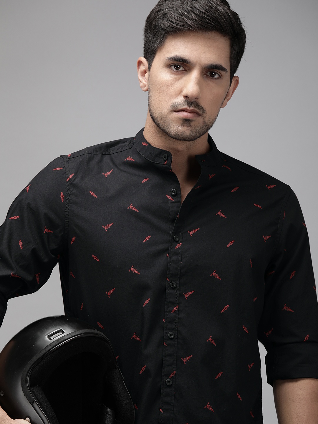 

Roadster Men Black & Red Conversational Print Casual Shirt