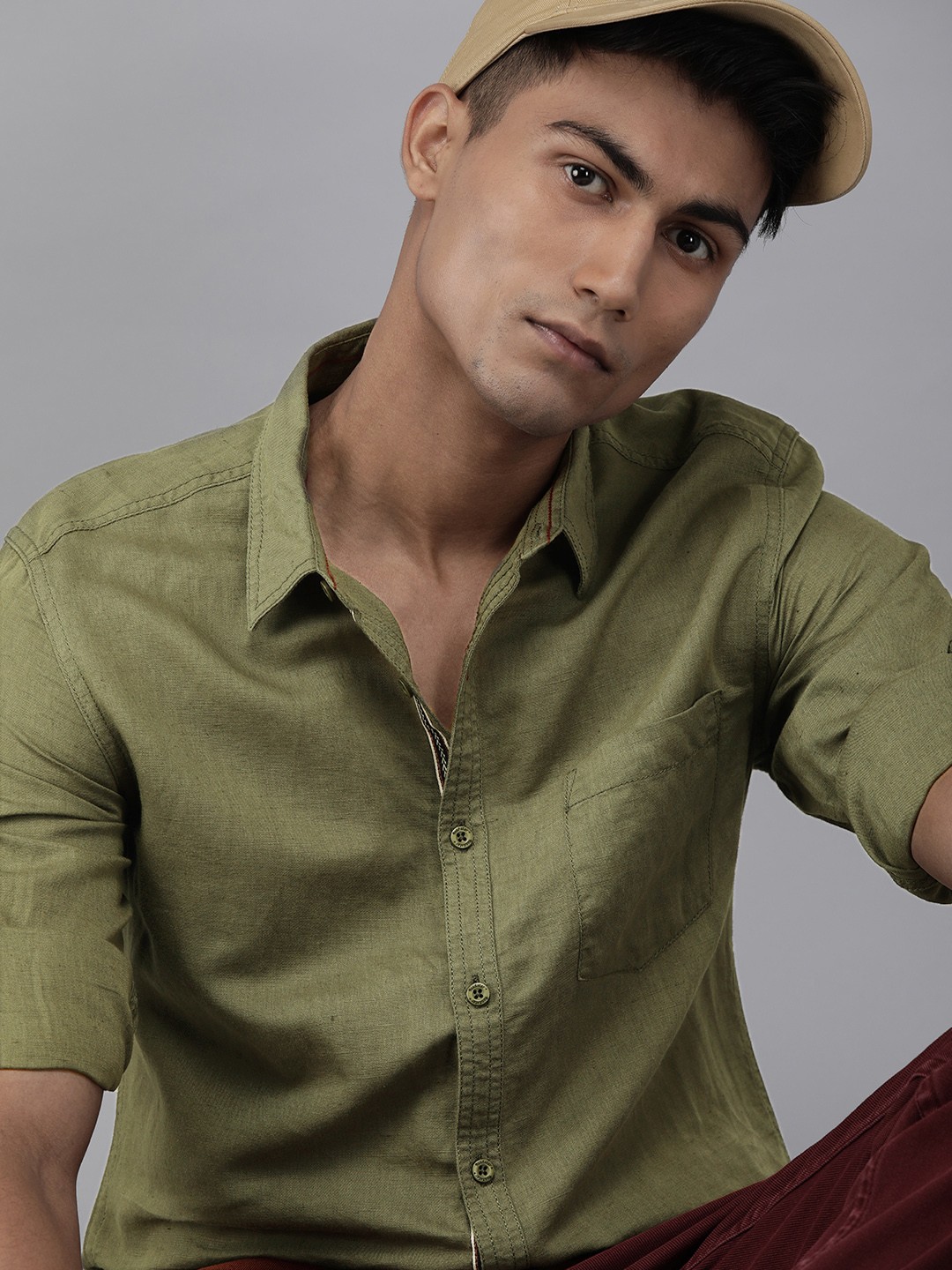 

Roadster Men Olive Green Regular Fit Solid Casual Shirt