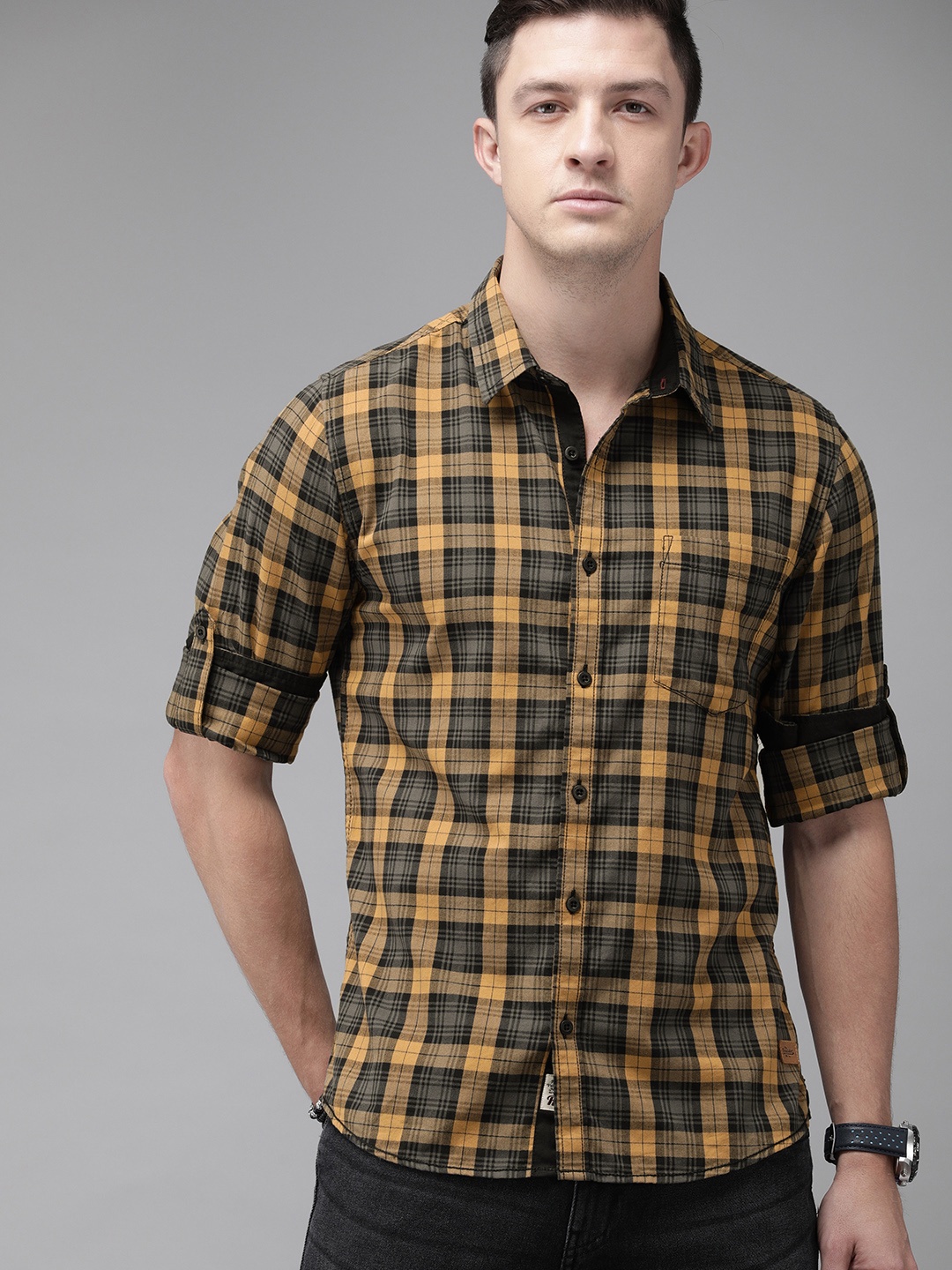 

Roadster Men Grey & Yellow Regular Fit Checked Casual Shirt
