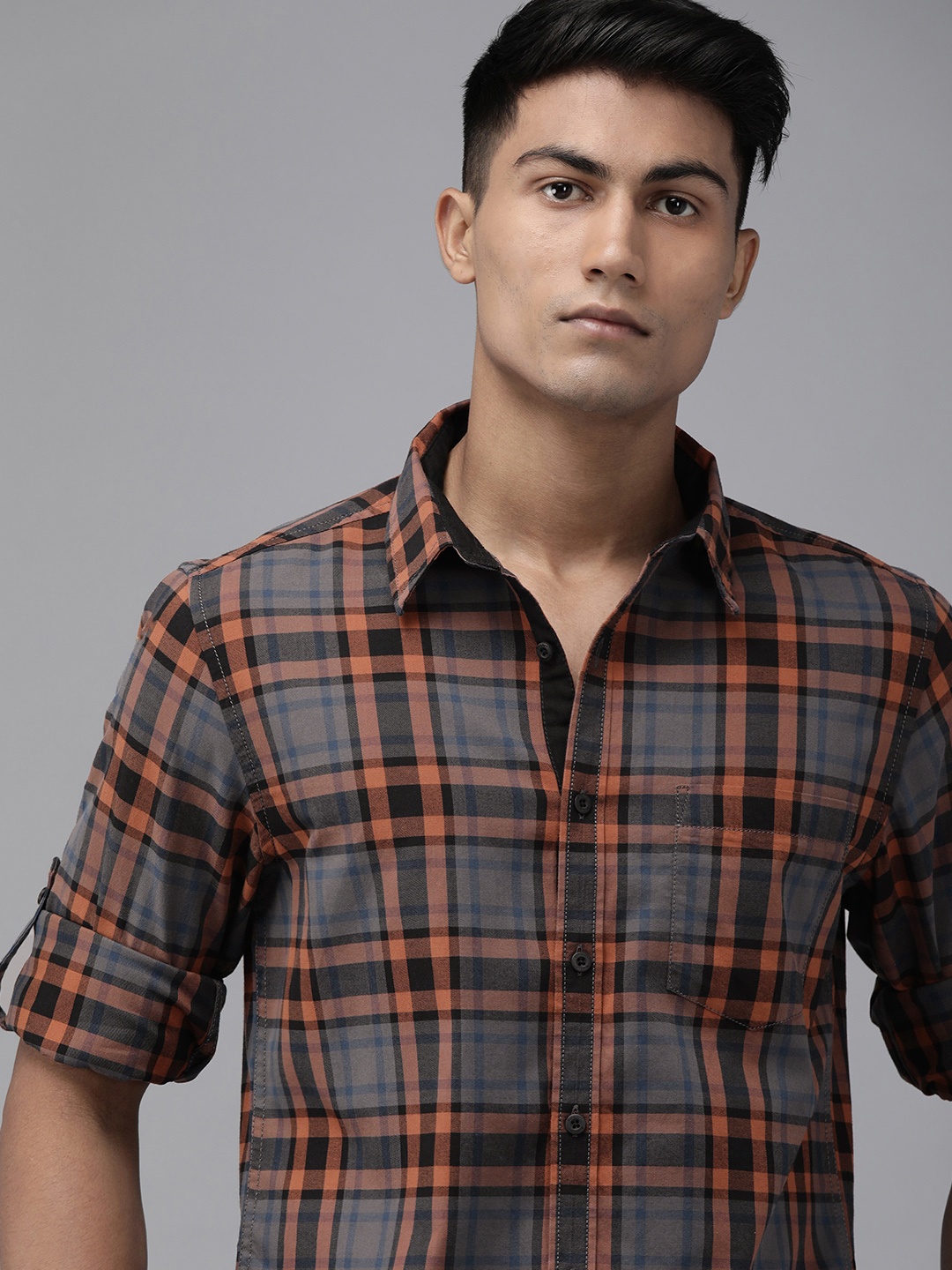 

Roadster Men Rust Orange & Black Regular Fit Checked Casual Shirt