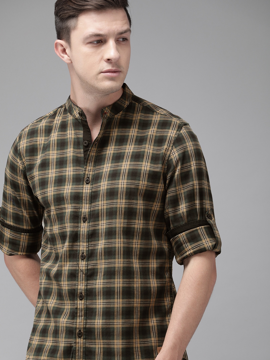 

Roadster Men Beige & Olive Green Regular Fit Checked Casual Shirt