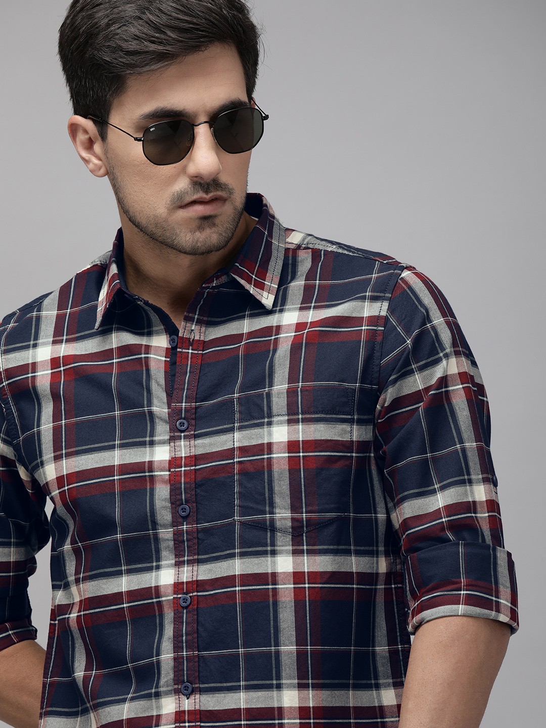 

Roadster Men Navy Blue & Red Checked Casual Shirt