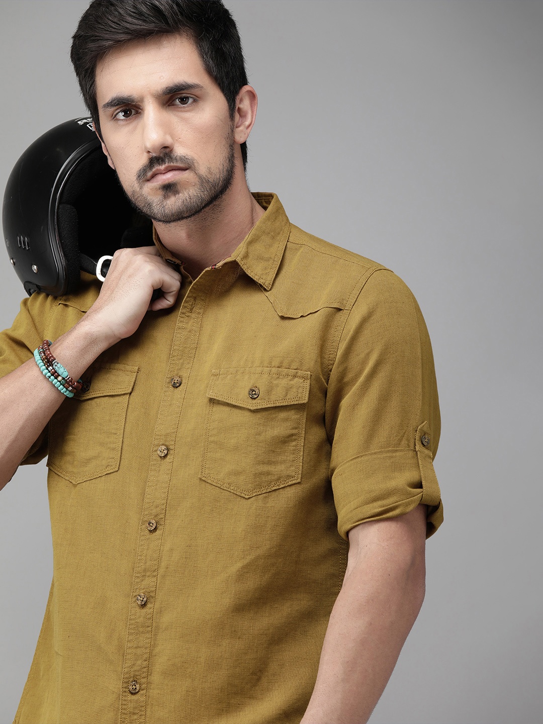 

Roadster Men Yellow Regular Fit Solid Casual Shirt
