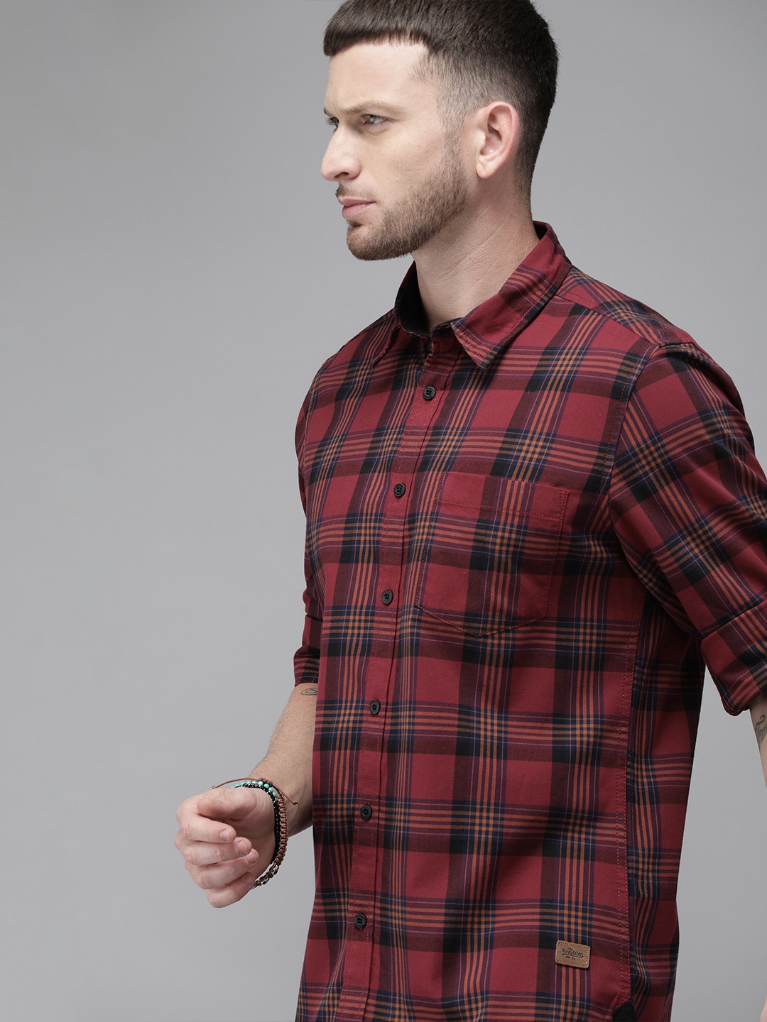 

Roadster Men Maroon & Beige Regular Fit Checked Sustainable Casual Shirt