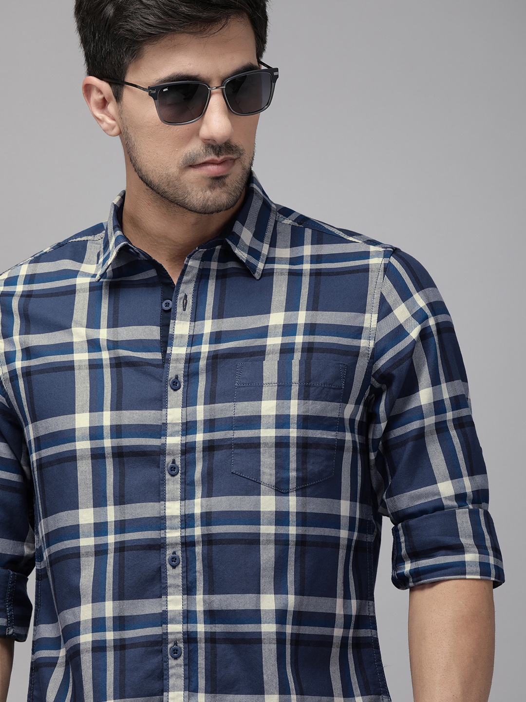 

Roadster Men Blue & White Regular Fit Checked Sustainable Casual Shirt