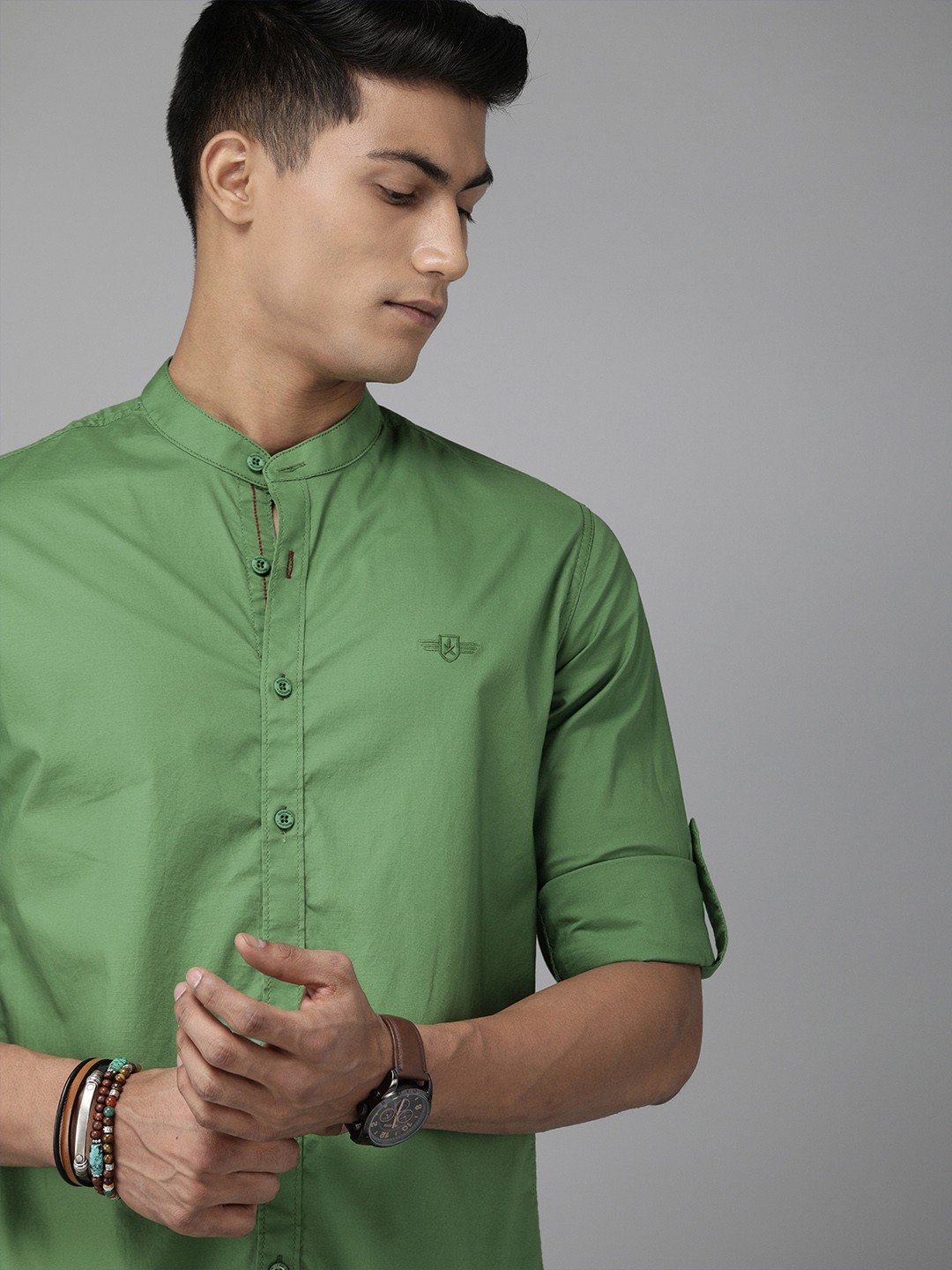 

Roadster Men Green Slim Fit Solid Casual Shirt