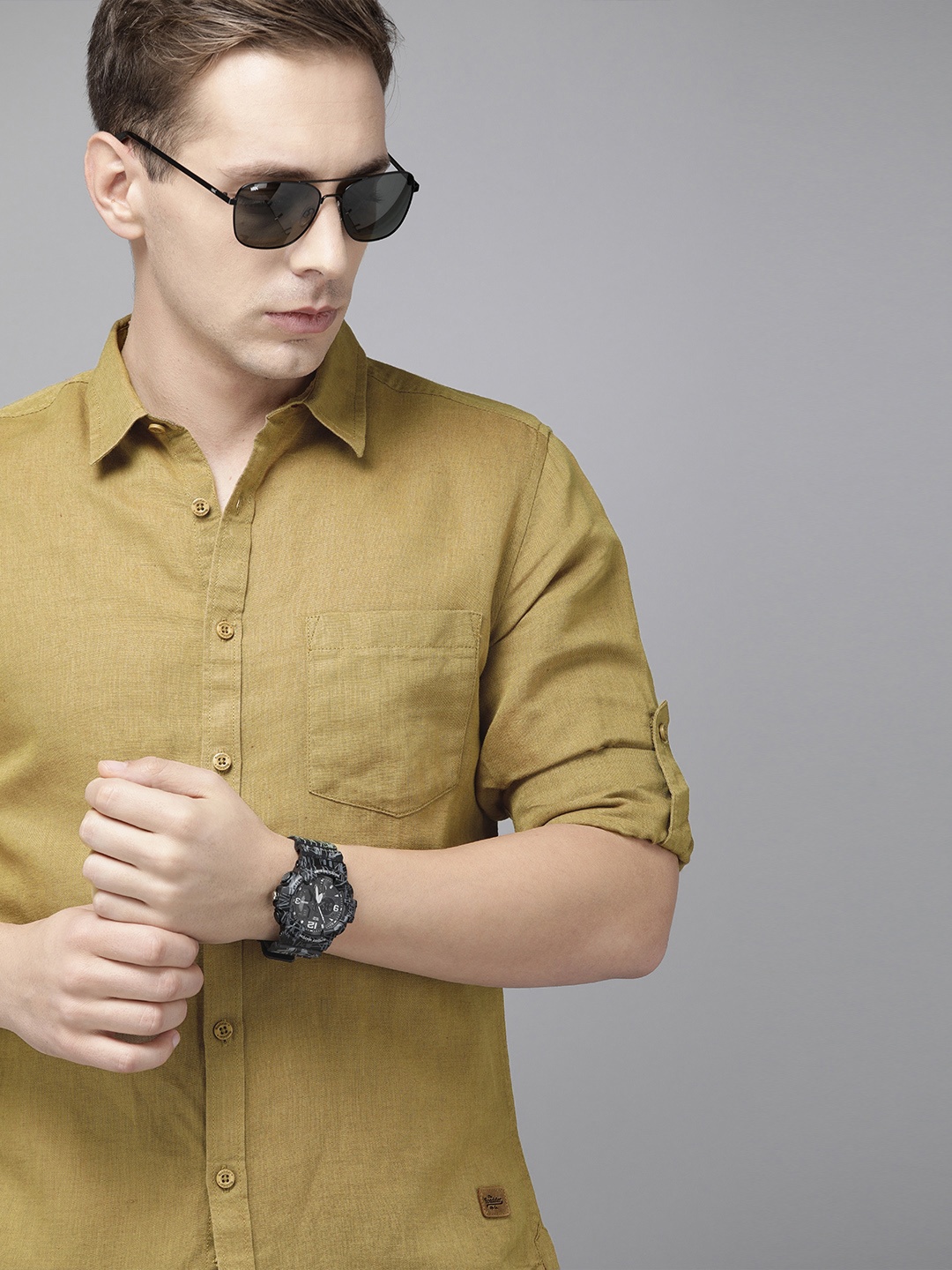 

Roadster Men Khaki Regular Fit Solid Casual Shirt