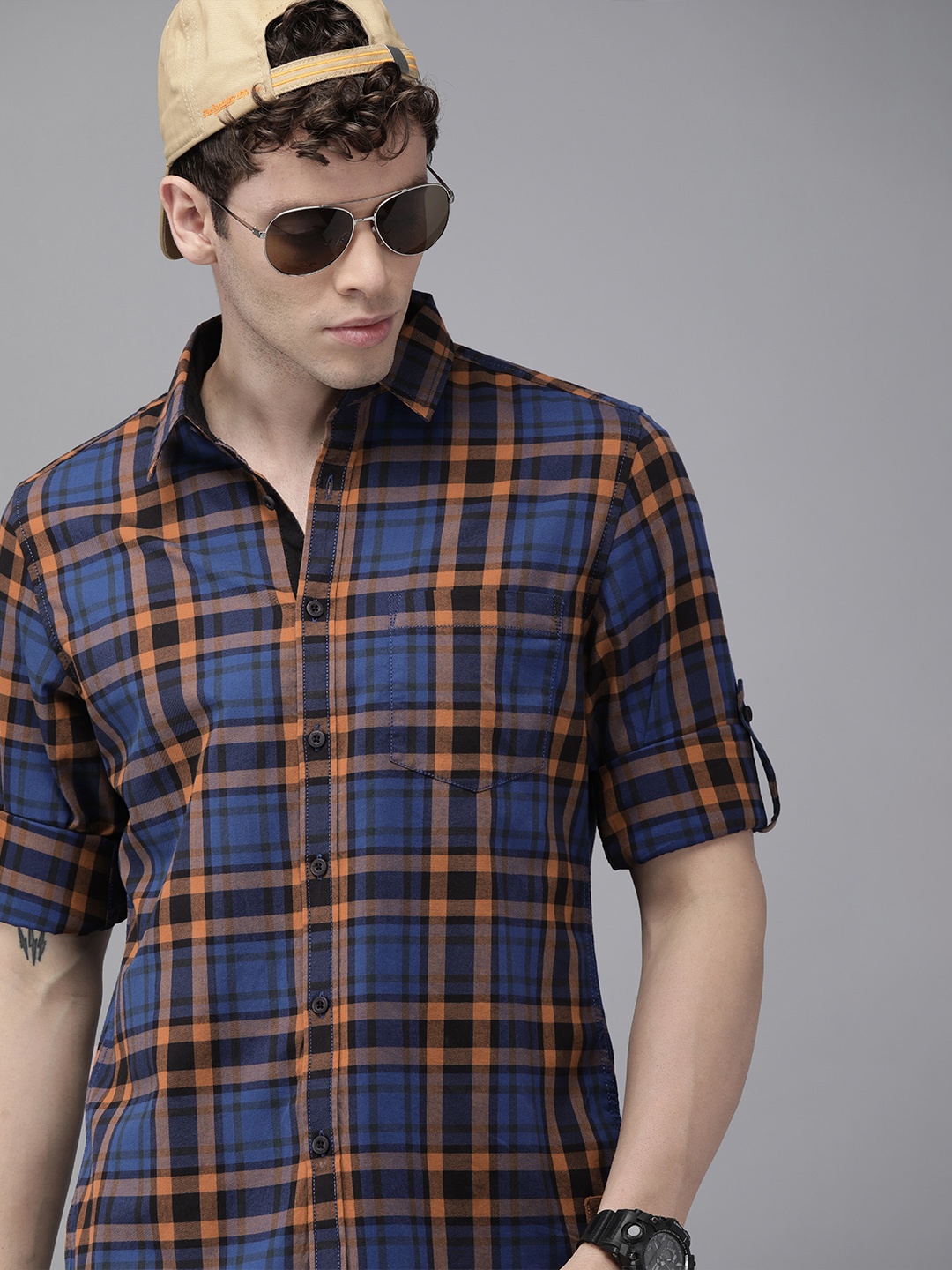 

Roadster Men Blue & Orange Regular Fit Checked Casual Shirt